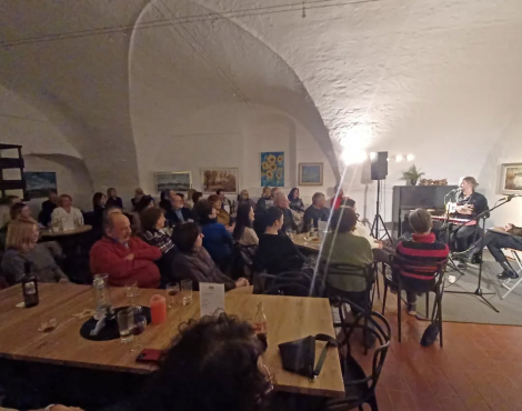 Obrázek k akci HUDEBNÍ SKLEPY - Kristýna Ryška & Ondřej Fencl (poetický večer II)