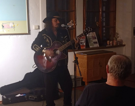 Obrázek k akci HUDEBNÍ SKLEPY - DEMIAN DOMINGUEZ SOLO