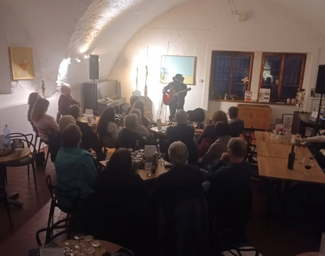 Obrázek k akci HUDEBNÍ SKLEPY - DEMIAN DOMINGUEZ SOLO