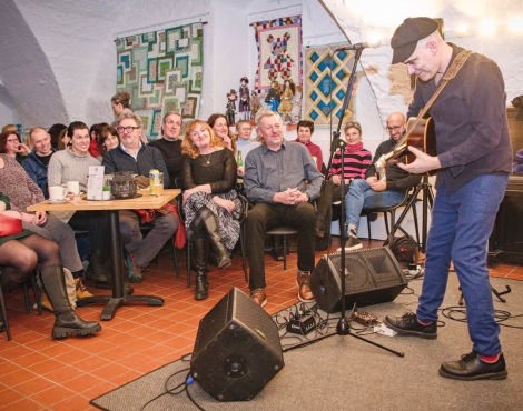 Obrázek k akci HUDEBNÍ SKLEPY - JAMES HARRIES