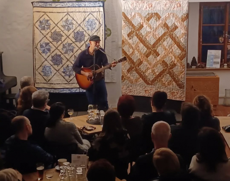 Obrázek k akci HUDEBNÍ SKLEPY - JAMES HARRIES