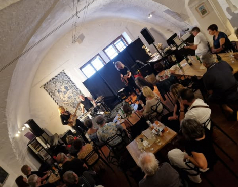 Obrázek k akci VANESA HARBEK TRIO