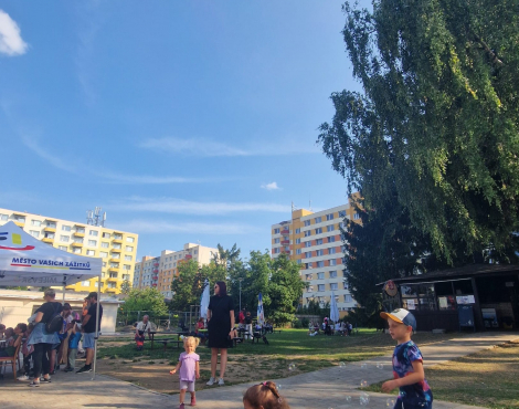 Obrázek k akci PRÁZDNINOVÉ LOUČENÍ S BARVAMI V AMFÍKU